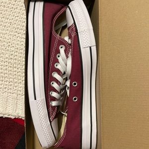 Converse Chuck Taylor’s 8.5-9 in men’s and 10.5-11 in women’s all 3 unisex.